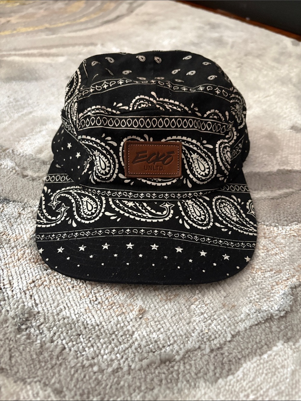 Ecko Unlimited Black Bandana-Print 5-Panel Cap with Leather Patch